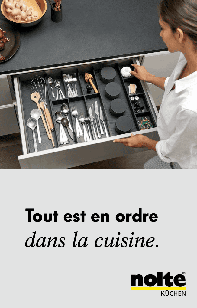 Organisation de tiroir à couverts et accessoires de cuisine chez Meubles Darnault.
